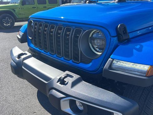 New 2026 Jeep Gladiator Sport image 11