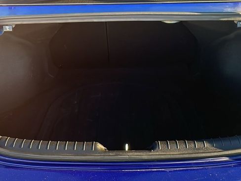 Used 2025 Hyundai Elantra Limited image 33