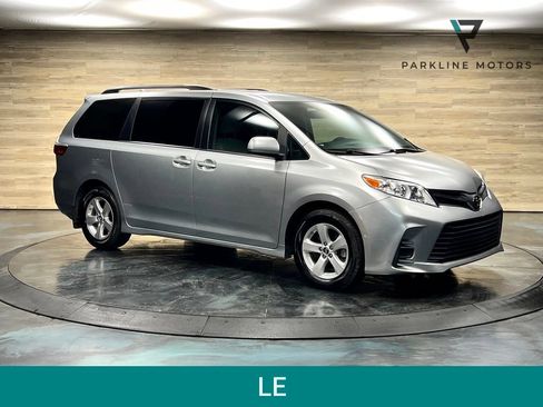 Used 2019 Toyota Sienna LE FWD image 1