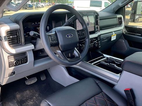 New 2025 Ford F250 XLT w/ Black Appearance Package image 5