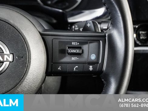 Used 2025 Nissan Pathfinder SV image 28