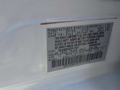 Used 2025 Nissan Sentra SR FWD image 4