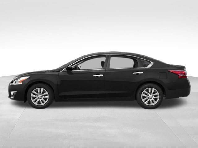Used 2013 Nissan Altima 2.5 S FWD image 3
