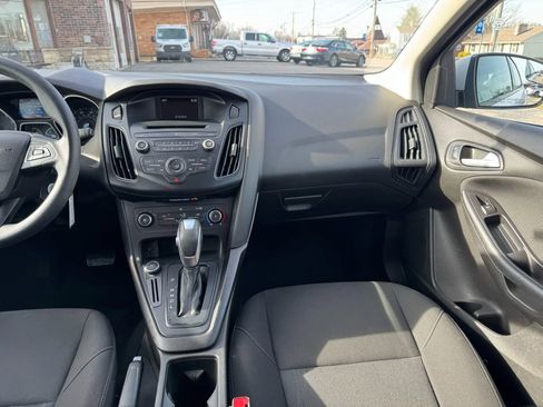 Used 2015 Ford Focus SE image 36