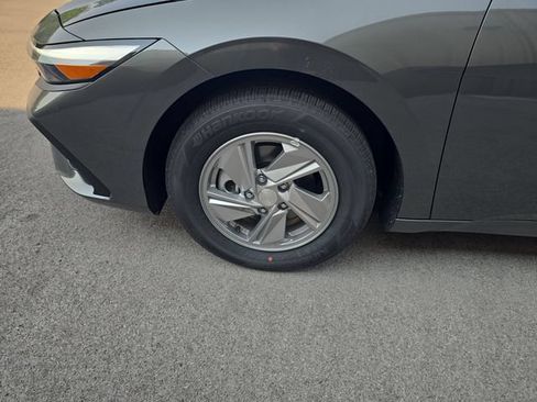 New 2026 Hyundai Elantra SE FWD image 10