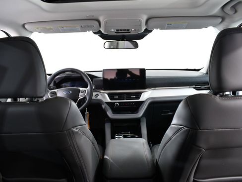 New 2025 Ford Explorer Active w/ Active Comfort Package image 17