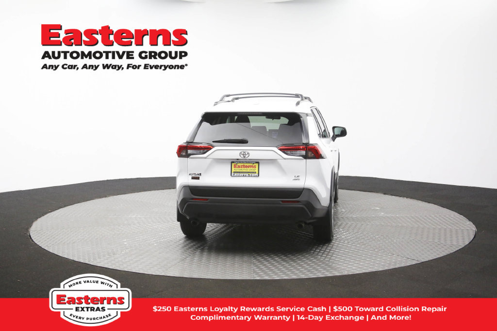 Used 2021 Toyota RAV4 LE AWD/4WD image 37