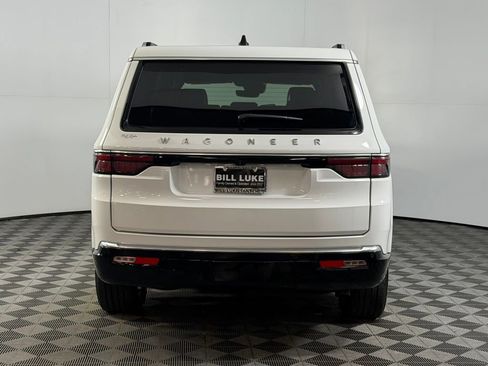 Used 2025 Jeep Wagoneer 4WD image 8