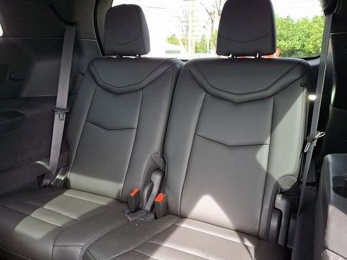 Certified 2024 Cadillac XT6 Luxury w/ LPO, Floor Liner Package AWD/4WD image 9