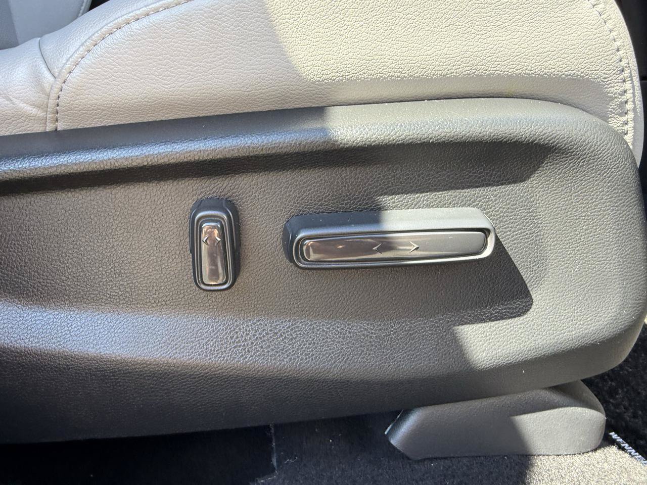 Used 2018 Honda CR-V Touring image 23