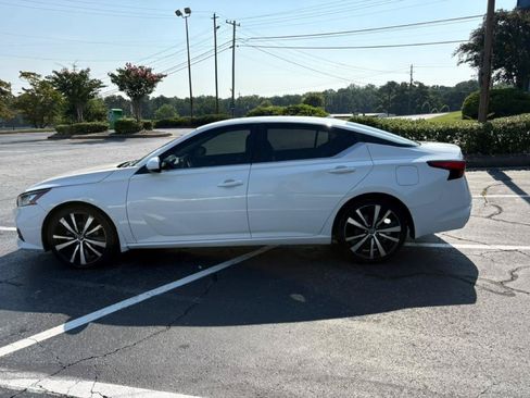 Used 2020 Nissan Altima 2.5 SR FWD image 8