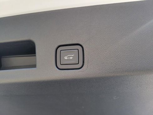 New 2026 GMC Acadia Denali Ultimate w/ LPO, Floor Liner Package image 9