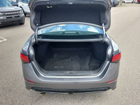 Used 2023 Nissan Sentra SR w/ Midnight Edition Package FWD image 11
