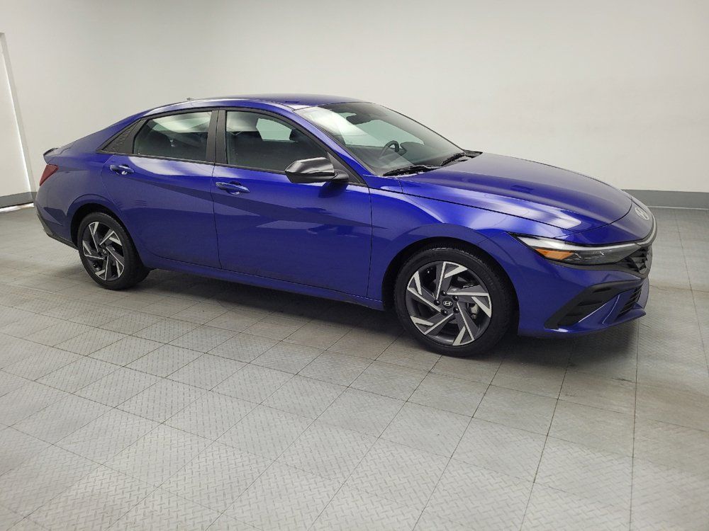 Used 2025 Hyundai Elantra Sport FWD image 11