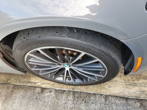 Used 2021 BMW 530i w/ Premium Package image 5