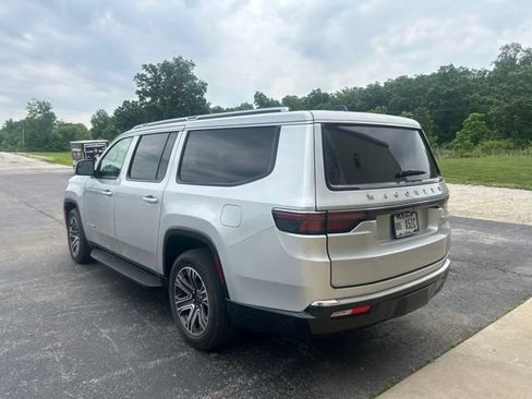 Used 2025 Jeep Wagoneer L Series II w/ 8-pass Seating Package AWD/4WD image 9