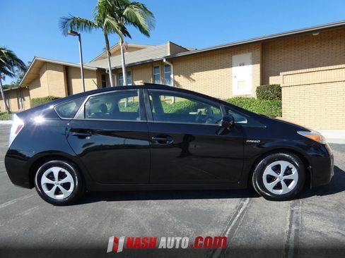 Used 2014 Toyota Prius Four w/ Solar Roof Package FWD image 6