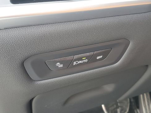 Certified 2026 BMW X6 xDrive40i w/ Climate Comfort Package image 11