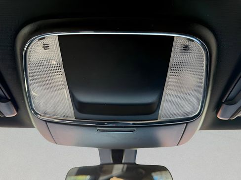 Used 2022 Dodge Charger SXT image 22