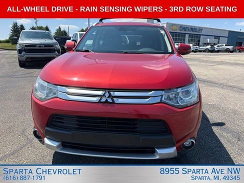 Used 2015 Mitsubishi Outlander GT AWD/4WD image 9