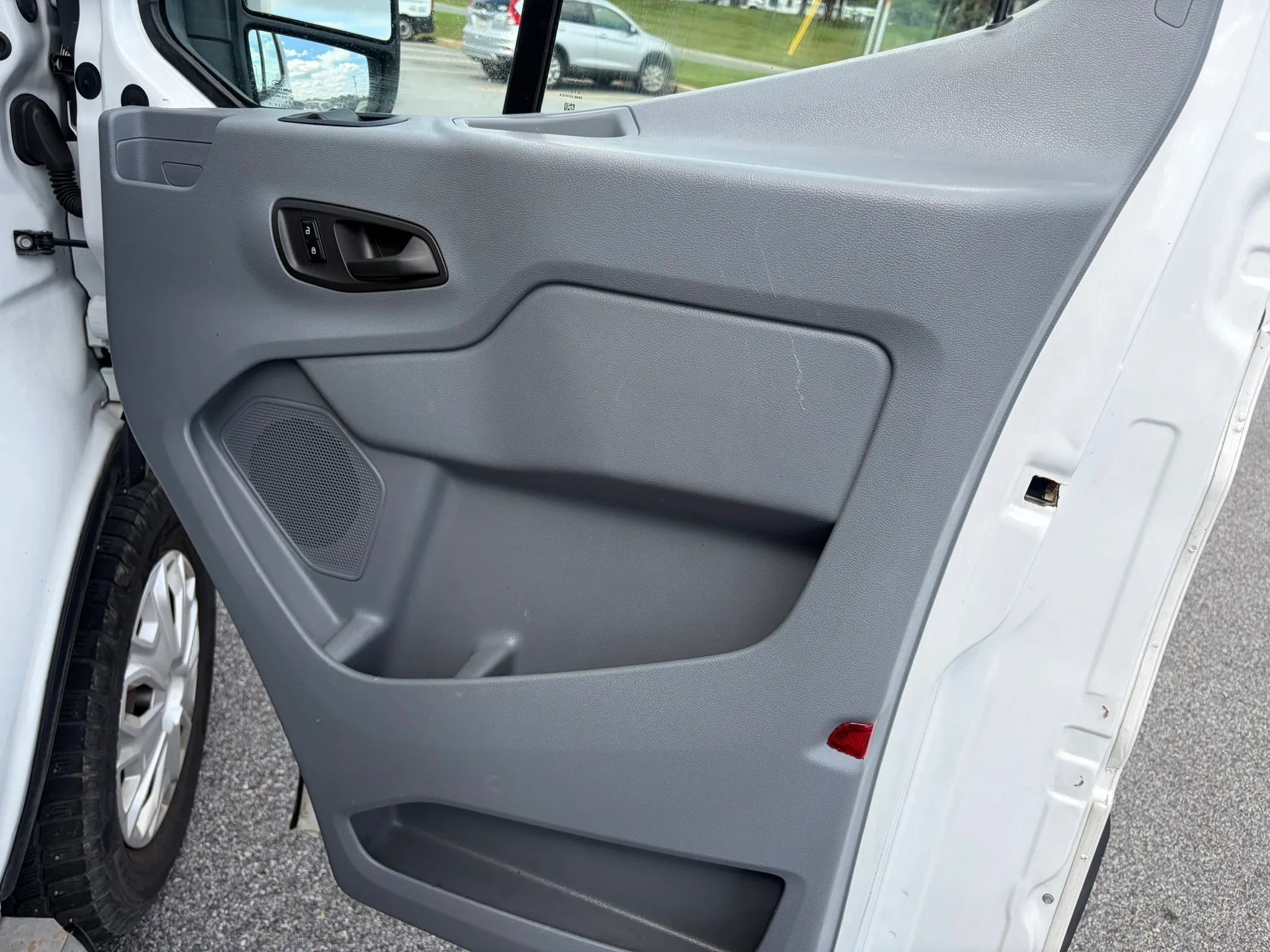 Used 2016 Ford Transit 250 130 Low Roof w/ Exterior Upgrade Package RWD image 22