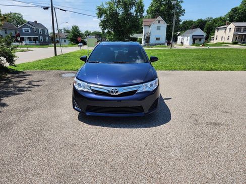 Used 2014 Toyota Camry LE FWD image 4