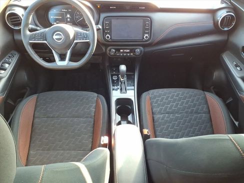Used 2023 Nissan Kicks SR image 15