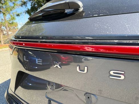 Used 2024 Lexus NX 250 FWD image 11