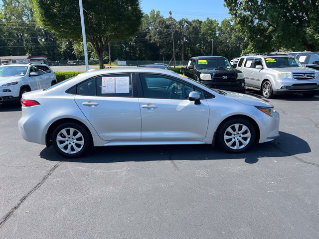 Used 2026 Toyota Corolla LE FWD image 5