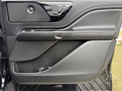 Used 2020 Lincoln Aviator Reserve w/ Elements Package Plus image 46