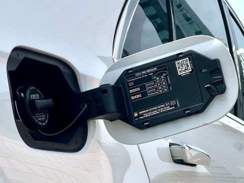 Certified 2024 Mercedes-Benz S 580e 4MATIC Sedan image 18