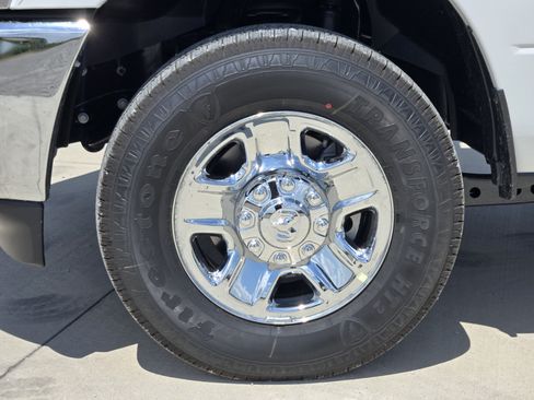 New 2026 RAM 2500 Tradesman w/ Chrome Appearance Group AWD/4WD image 9