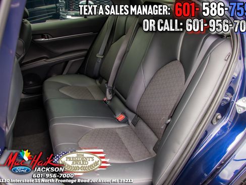 Used 2022 Toyota Camry XSE FWD image 9