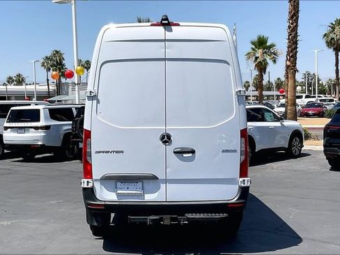 Used 2025 Mercedes-Benz Sprinter 2500 image 3