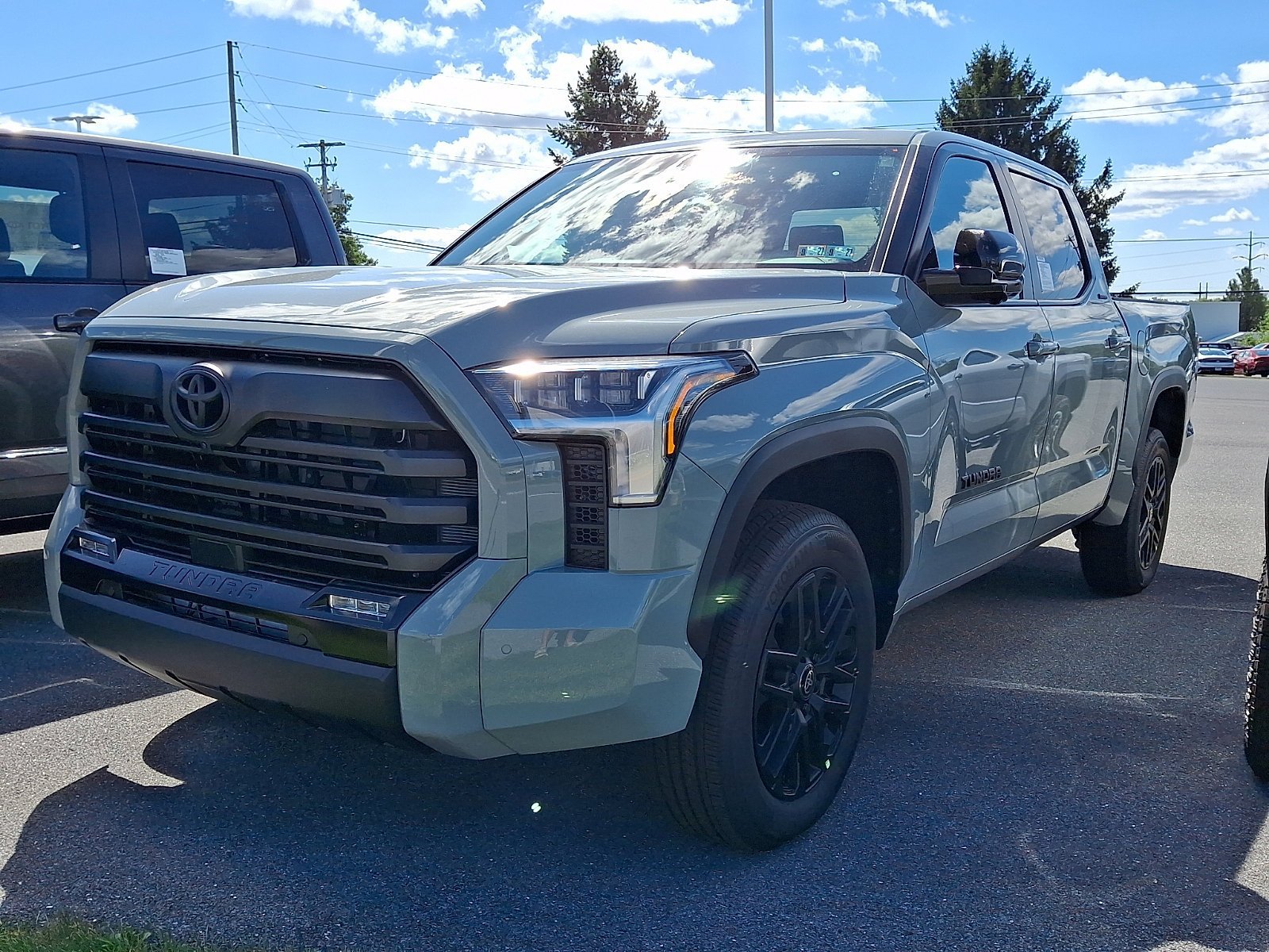 New 2026 Toyota Tundra Limited AWD/4WD image 3