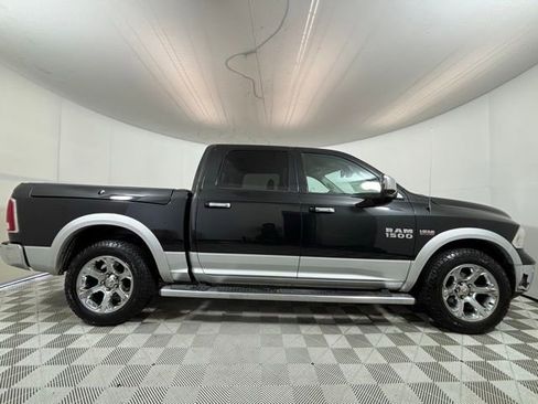 Used 2017 RAM 1500 Laramie w/ Convenience Group AWD/4WD image 8