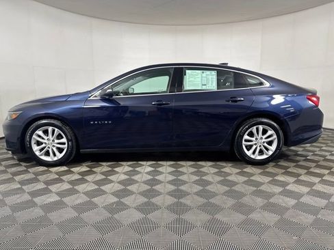 Used 2018 Chevrolet Malibu Hybrid w/ Leather Package FWD image 7