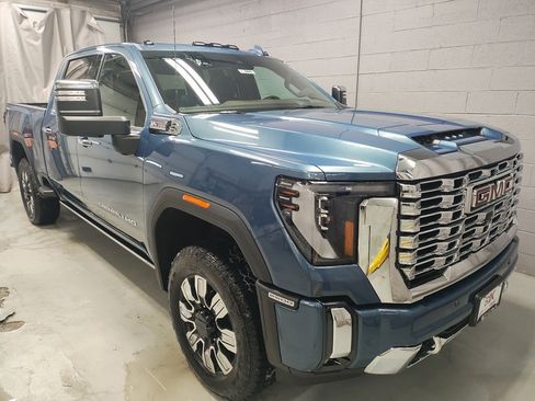 New 2026 GMC Sierra 2500 Denali w/ Denali Reserve Package image 5