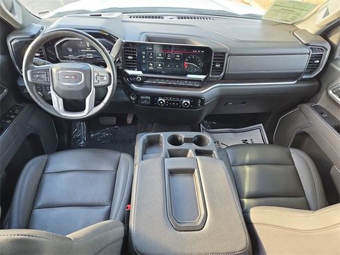 Used 2025 GMC Sierra 1500 SLT image 12