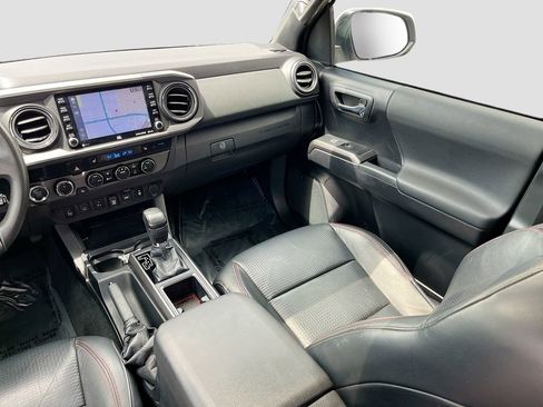 Used 2020 Toyota Tacoma TRD Pro AWD/4WD image 25