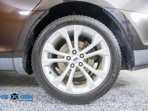 Used 2013 Ford Taurus SEL FWD image 45