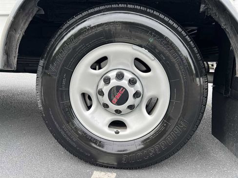 New 2025 GMC Savana 3500 w/ Power Convenience Package image 22