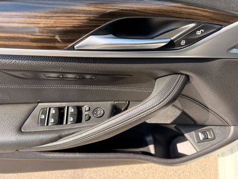 Used 2019 BMW 530i xDrive w/ Convenience Package AWD/4WD image 18