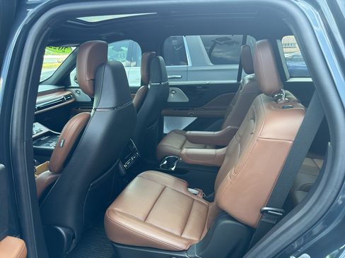 Used 2022 Lincoln Aviator Reserve w/ Equipment Group 201A AWD/4WD image 25