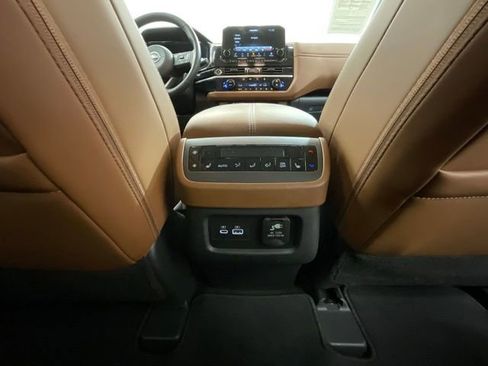 Used 2024 Nissan Pathfinder Platinum w/ Cargo Package AWD/4WD image 27