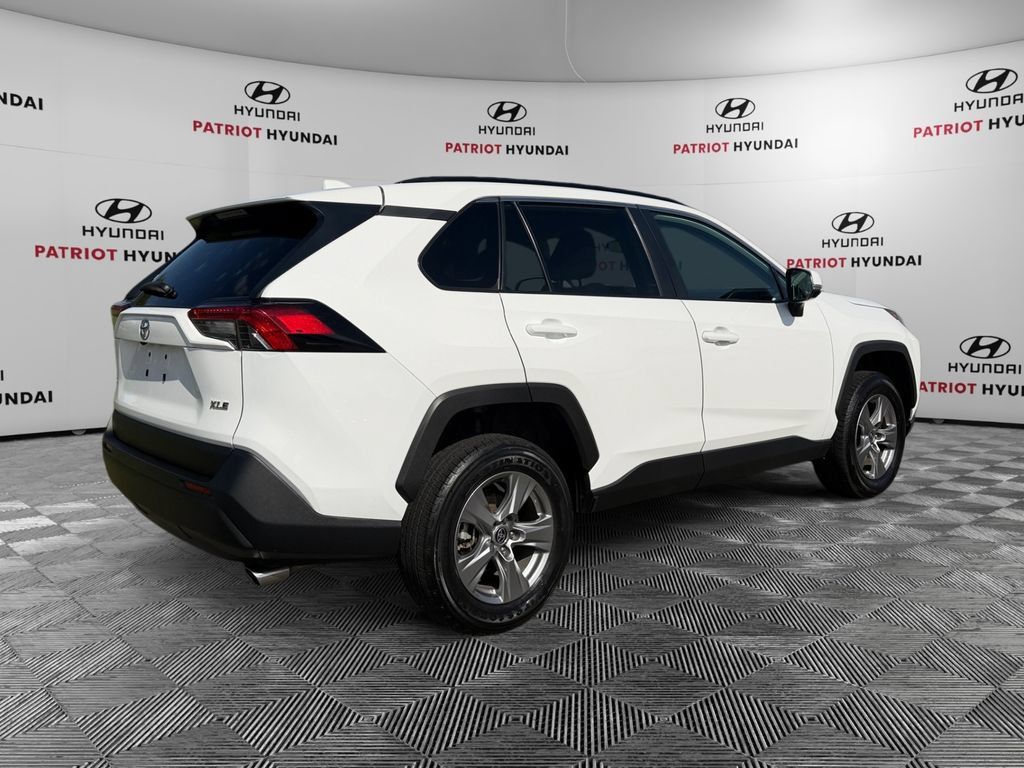 Used 2024 Toyota RAV4 XLE FWD image 3