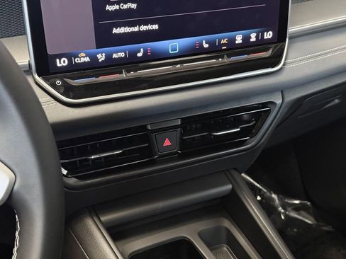 New 2026 Volkswagen Tiguan SE AWD/4WD image 16