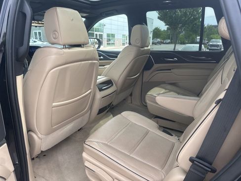 Used 2023 Cadillac Escalade Premium Luxury w/ Performance Package image 12