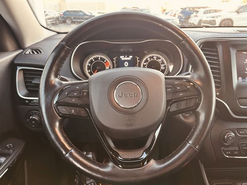 Used 2021 Jeep Cherokee Latitude Plus image 11