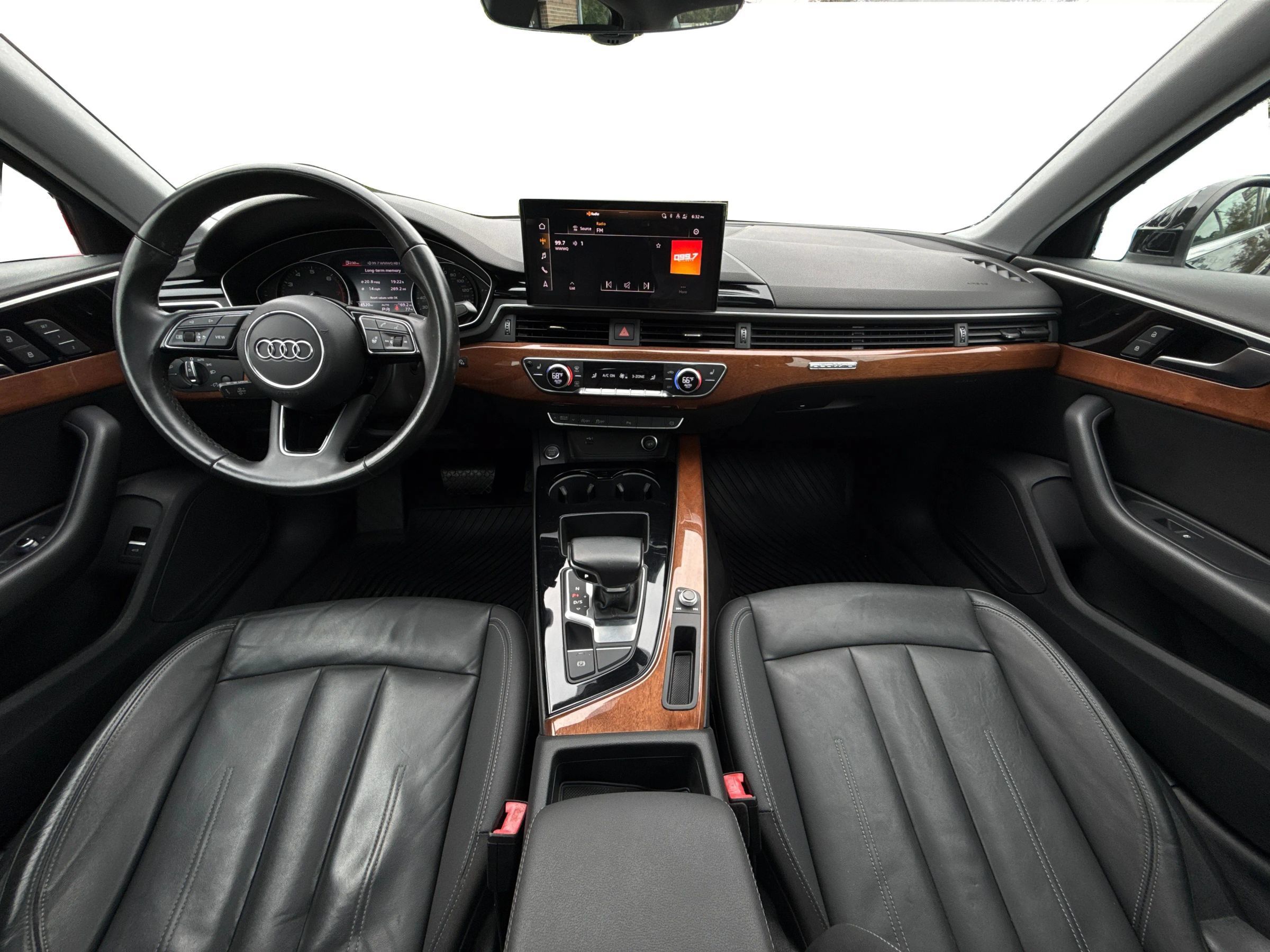 Used 2022 Audi A4 2.0T Premium w/ Convenience Package AWD/4WD image 13
